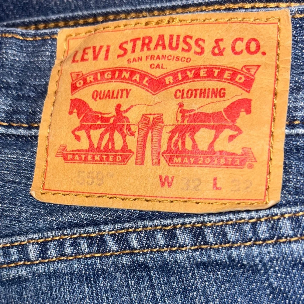 Levi's 559 Men's 32x32 Indigo Relaxed Straight Jeans